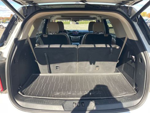 Used 2022 Ford Explorer XLT w/ Equipment Group 202A image 20