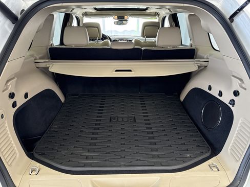 Used 2020 Jeep Grand Cherokee Limited w/ Luxury Group II image 18