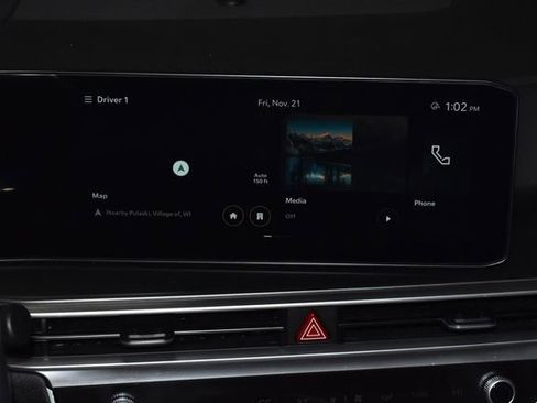 Used 2024 Kia Sorento S image 17