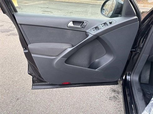 Used 2013 Volkswagen Tiguan S image 13