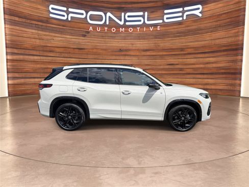 Used 2026 Volkswagen Tiguan SE R-Line AWD/4WD image 7
