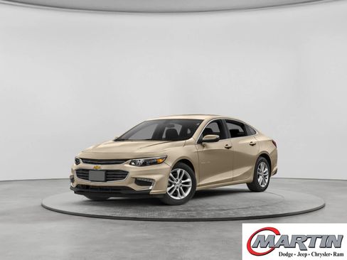 Used 2018 Chevrolet Malibu LT FWD image 1