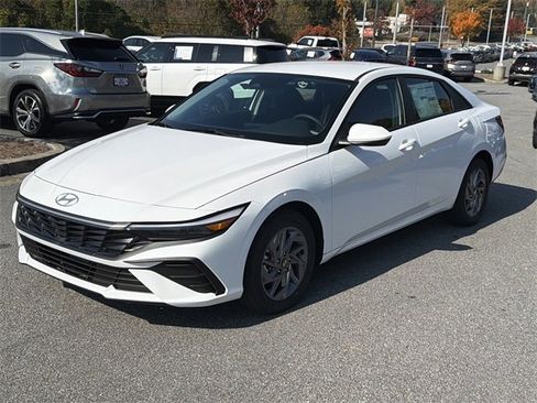 New 2026 Hyundai Elantra Blue image 3