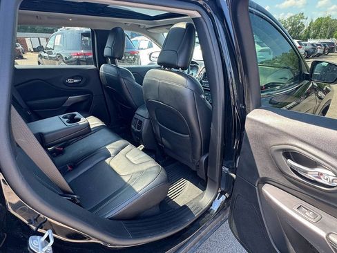 Used 2021 Jeep Cherokee Limited w/ Mopar Interior Package AWD/4WD image 14