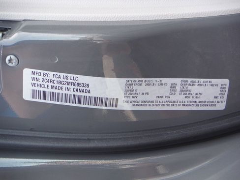 Used 2021 Chrysler Pacifica Touring-L w/ Uconnect Theater Family Group FWD image 57