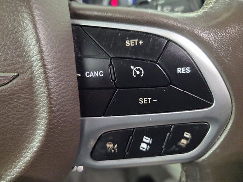 Used 2018 Chrysler Pacifica Touring-L Plus w/ Advanced Safetytec Group image 20