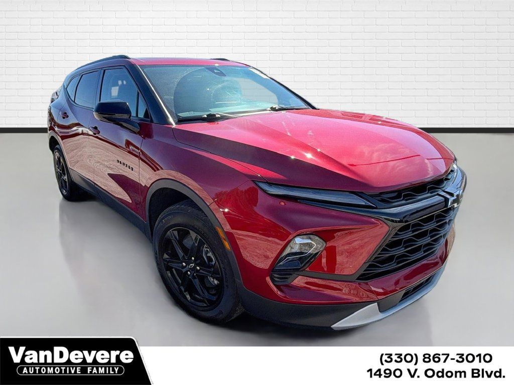 Used 2023 Chevrolet Blazer LT w/ Convenience Package FWD image 1