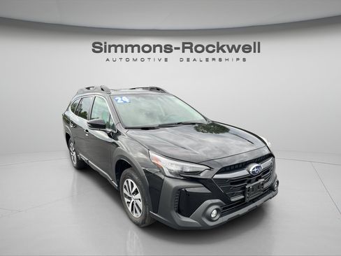 Used 2024 Subaru Outback Premium AWD/4WD image 7
