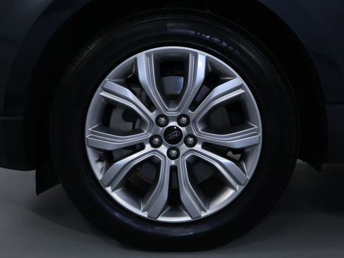 Used 2024 Ford Edge Titanium image 33