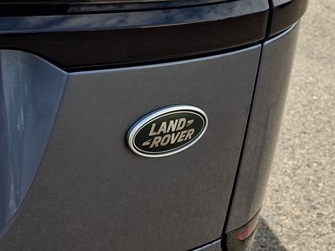 Used 2019 Land Rover Range Rover Velar R-Dynamic SE AWD/4WD image 28