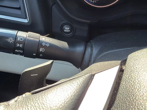Used 2019 Subaru Ascent Limited AWD/4WD image 14