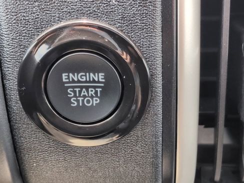 Used 2025 Ford Expedition Active AWD/4WD image 21