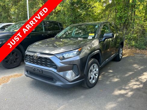 Used 2022 Toyota RAV4 LE image 1