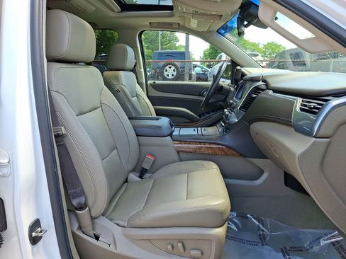 Used 2019 Chevrolet Suburban Premier AWD/4WD image 35