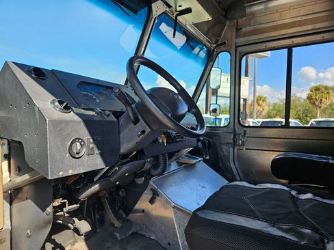Used 2014 Ford E-450 and Econoline 450 Super Duty w/ A/C Prep Package image 9