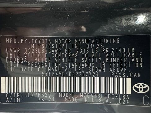 Used 2025 Toyota Corolla LE FWD image 11