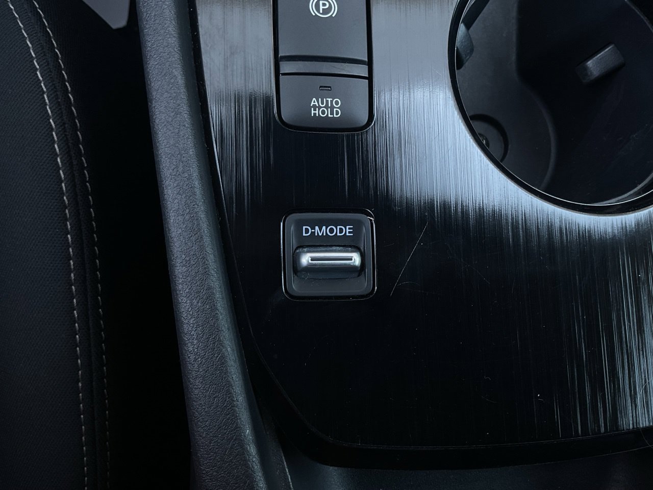Used 2025 Nissan Rogue SV FWD image 22