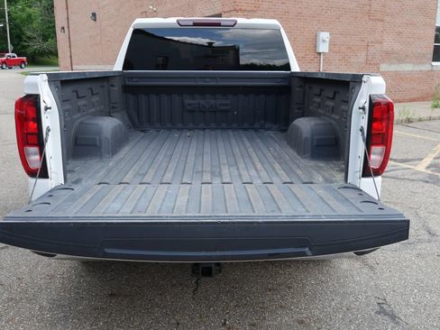 Used 2021 GMC Sierra 1500 4x4 Crew Cab w/ Sierra Value Package image 9