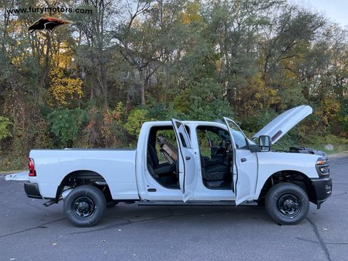 New 2026 RAM 2500 Tradesman AWD/4WD image 32