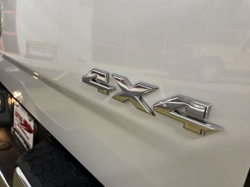 Used 2024 RAM 1500 Classic SLT AWD/4WD image 27