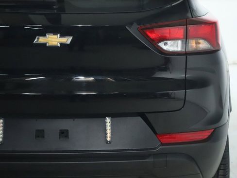 Used 2024 Chevrolet TrailBlazer LS image 44