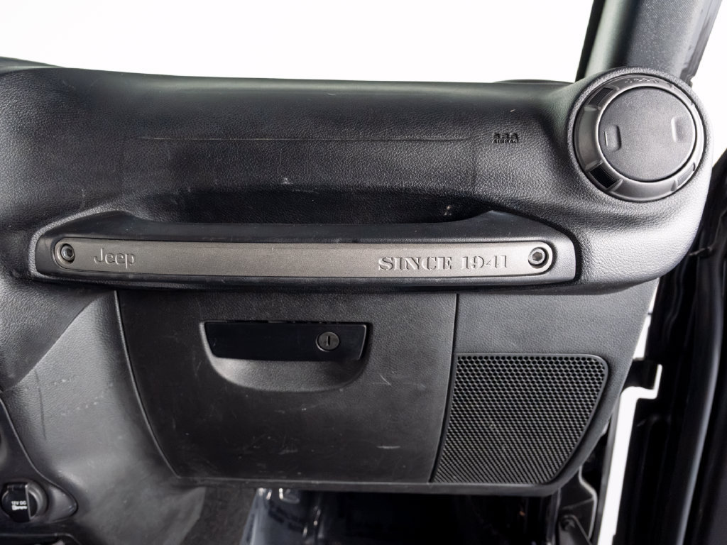 Used 2018 Jeep Wrangler Unlimited Sport S AWD/4WD image 28