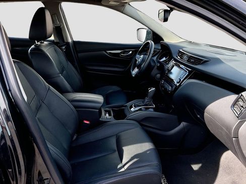 Used 2022 Nissan Rogue Sport SL w/ Premium Package image 29