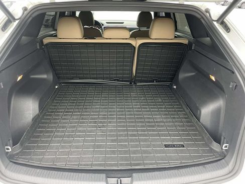 Used 2020 Volkswagen Atlas Cross Sport SEL AWD/4WD image 12
