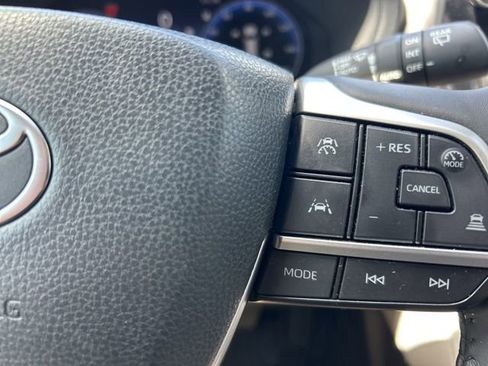 Certified 2025 Toyota Grand Highlander FWD image 26