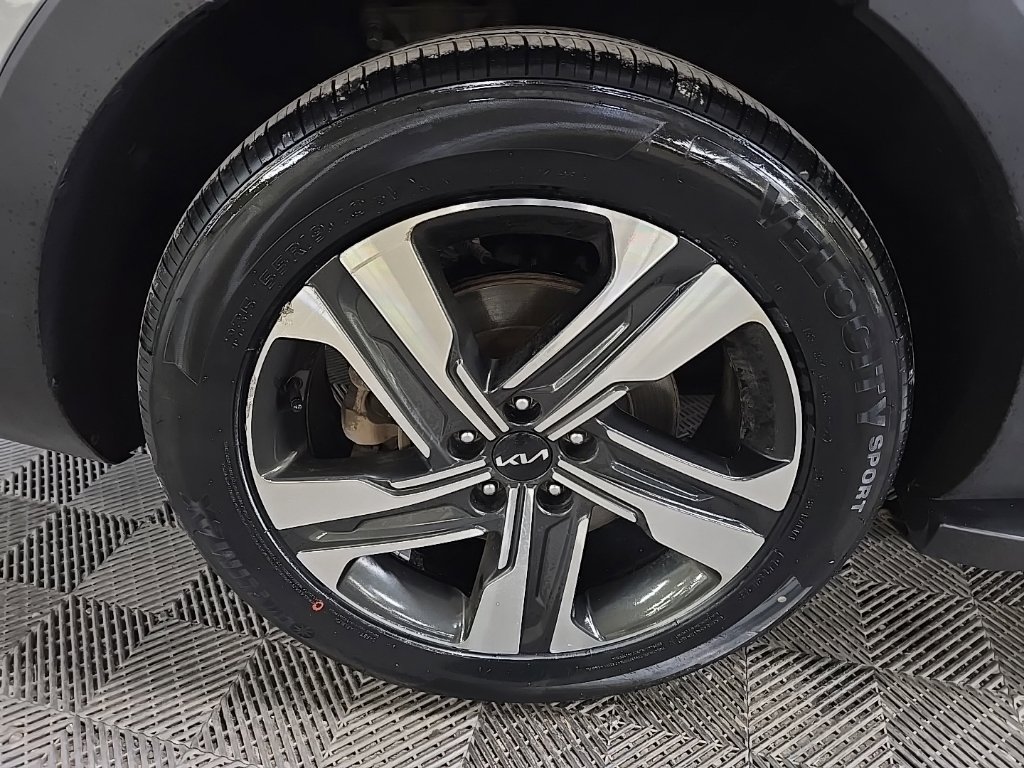 Used 2023 Kia Sorento SX Prestige w/ Panoramic Sunroof Package AWD/4WD image 14
