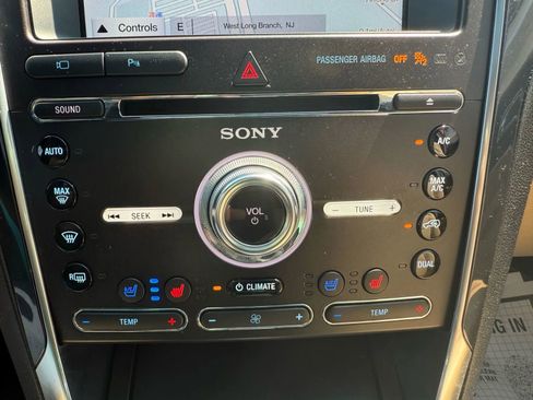 Used 2017 Ford Explorer Limited image 25