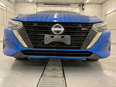 Used 2024 Nissan Sentra SR w/ SR Premium Package image 12