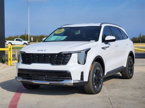 New 2025 Kia Sorento S image 2