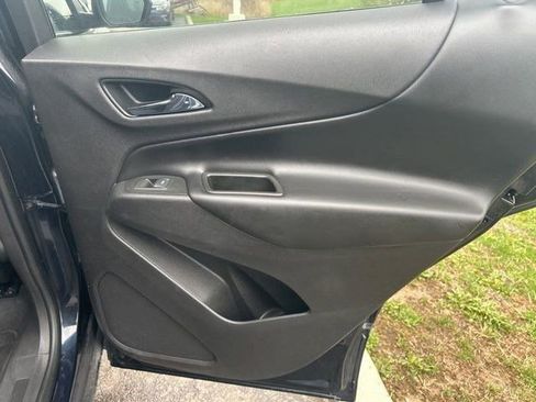 Used 2021 Chevrolet Equinox LT image 37
