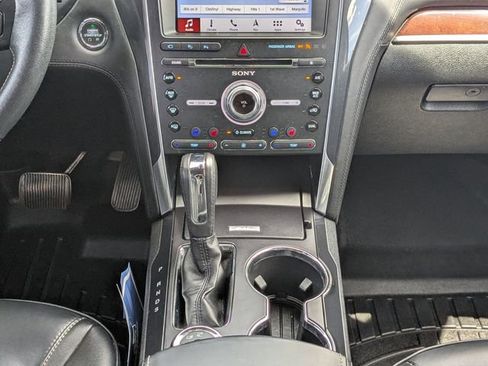 Certified 2018 Ford Explorer Platinum image 18