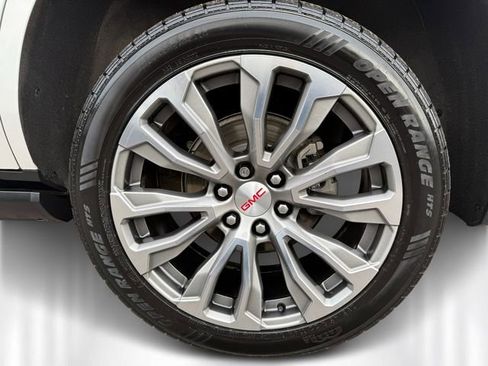 Used 2021 GMC Yukon Denali w/ Denali Ultimate Package image 10