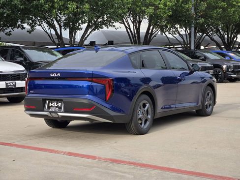 New 2026 Kia K4 FWD image 4