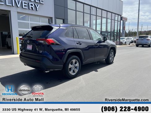 Used 2025 Toyota RAV4 XLE AWD/4WD image 9