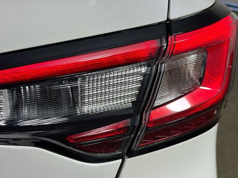Used 2024 Subaru Legacy Limited AWD/4WD image 32
