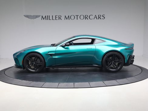 Used 2025 Aston Martin V8 Vantage Coupe image 3