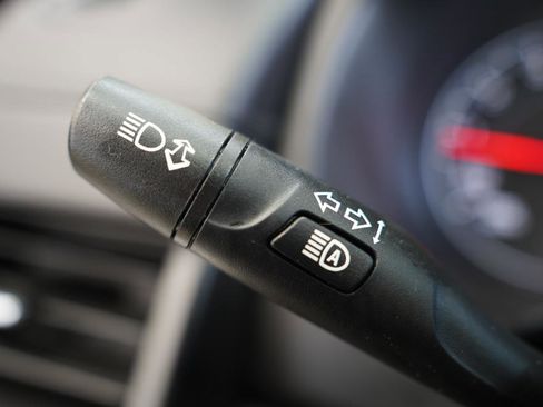 Used 2023 GMC Terrain SLE w/ Driver Convenience Package image 14