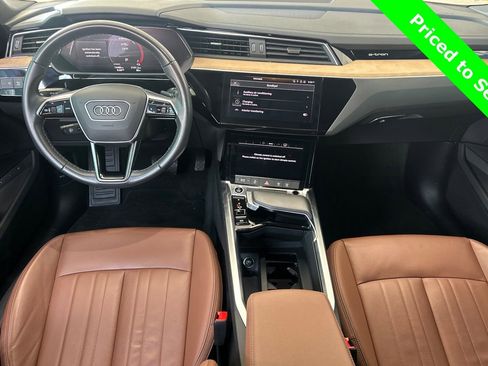 Used 2024 Audi Q8 e-tron Premium image 16