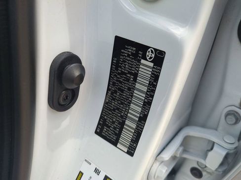 Used 2022 Toyota Corolla SE FWD image 34