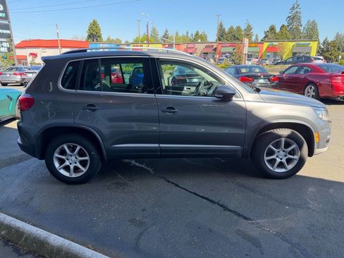 Used 2013 Volkswagen Tiguan SEL AWD/4WD image 6