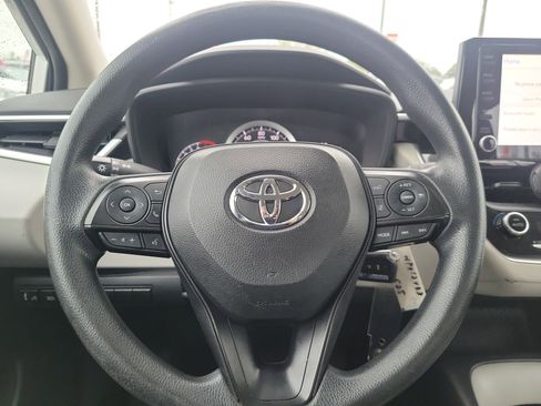 Used 2022 Toyota Corolla LE image 23