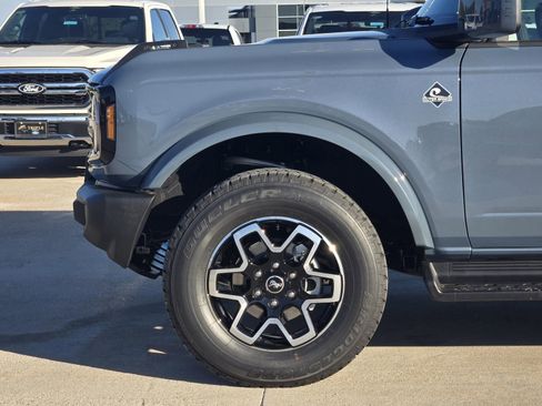 New 2025 Ford Bronco Outer Banks image 6