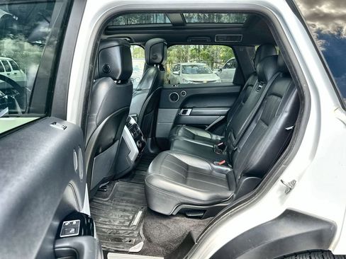 Used 2018 Land Rover Range Rover Sport HSE image 25