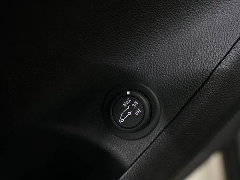 Used 2020 Buick Envision Essence w/ Experience Buick Package AWD/4WD image 19