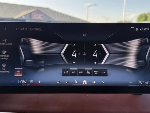 Used 2024 BMW iX xDrive50 w/ Premium Package AWD/4WD image 54