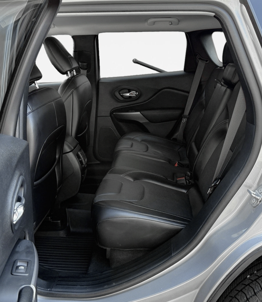 Used 2020 Jeep Cherokee Limited AWD/4WD image 13